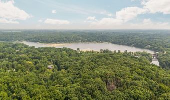 2250 Rivenoak Ct, Ann Arbor, MI 48103