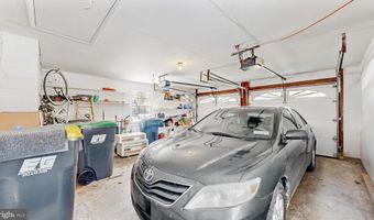 102 MERIDEN Dr, Hockessin, DE 19707