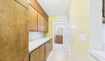 85 Pilgrim Dr, Warwick, RI 02888