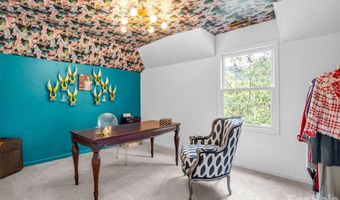 8 Sunny Ridge Dr, Asheville, NC 28804