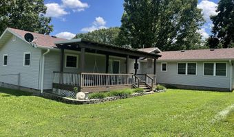 2105 Oakridge Dr, Ava, MO 65608