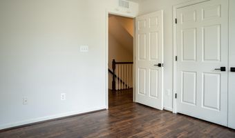 42243 CANARY GRASS Sq, Aldie, VA 20105