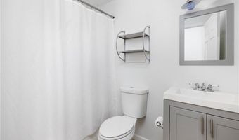 47 North Rd B, Jamestown, RI 02835