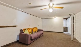 906 Grove St, Adel, IA 50003