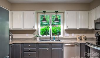 53 Braddock Way, Asheville, NC 28803