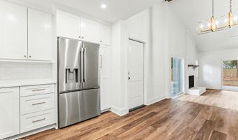 10 Chesterfield Lake Dr, Beaufort, SC 29906