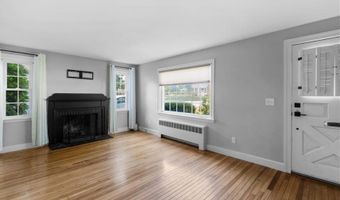86 Bretton Woods Dr, Cranston, RI 02920