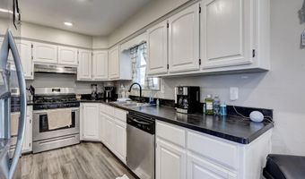 637 W 30th St, Baxter Springs, KS 66713