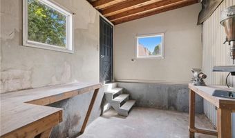 25 Stoneham St, Cranston, RI 02920