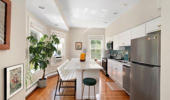 109 Church St 3, Newport, RI 02840