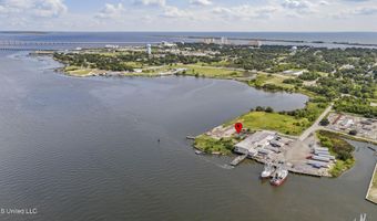 540 Bayview Ave, Biloxi, MS 39530