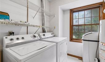 7775 Glenda Ct, Apple Valley, MN 55124