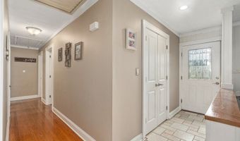 35 Skytop Rd, Andover, NJ 07860