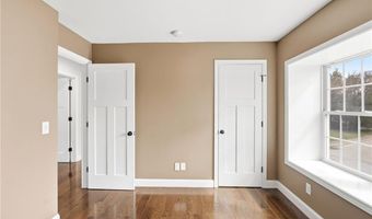 29 Calumet Ave, Johnston, RI 02919