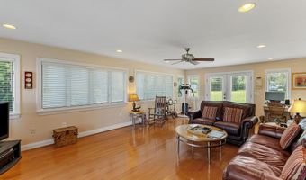 7578 BEACH Dr, Pasadena, MD 21122