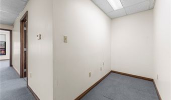 600 Commerce Dr, Coraopolis, PA 15108