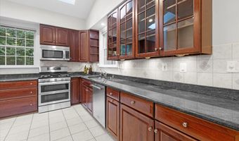1212 N CLEVELAND St, Arlington, VA 22201