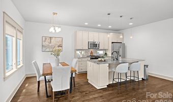 2530 Bay St, Charlotte, NC 28205