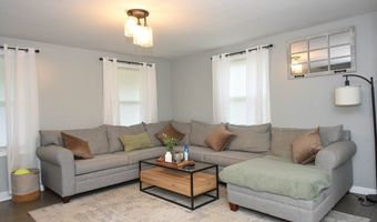 150 Hathaway Rd, Acushnet, MA 02743