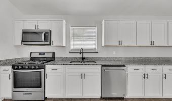 10400 Valle Koki Dr, Socorro, TX 79927