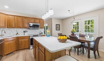 1211 Waterford Green Dr, Apex, NC 27502