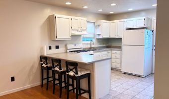 87 Central Ave, Athens, OH 45701