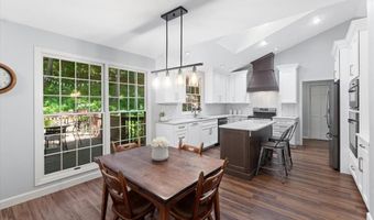 1008 Westrun Dr, Ballwin, MO 63021