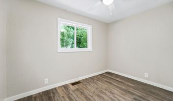 715 E Springfield St, Aurora, MO 65605
