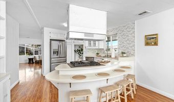 7326 San Bartolo St 220, Carlsbad, CA 92011