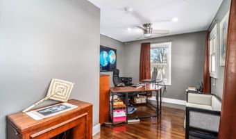 8 Marilyn Rd, Brookfield, CT 06804