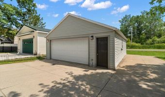 6731 Campau Lake Dr SE, Alto, MI 49302