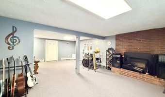 12 Nathaniel Dr, Amherst, NH 03031