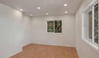 22000 SE Upper Matthews Creek Ln, Amity, OR 97101