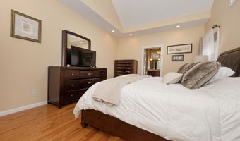 121 Sea Green Dr 121, Berlin, CT 06037