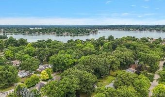 2475 Horace St, West Bloomfield, MI 48324