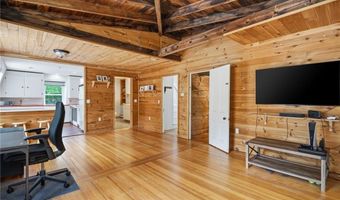 7 Nichols Ln 7, Hopkinton, RI 02832