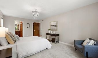 3427 E Dobson Pl, Ann Arbor, MI 48105