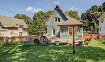218 E 7th St, Ames, IA 50010