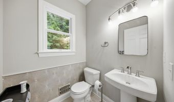 80 Skytop Rd, Andover, NJ 07860
