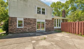 3051 N Huntington Dr, Arlington Heights, IL 60004
