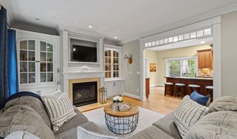 28 Hoop Pole Hill Rd, Chester, CT 06412