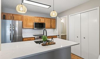 7047 139th Ave NW, Anoka, MN 55303
