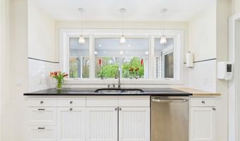 50 Intrepid Ln, Jamestown, RI 02835