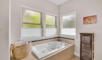 520 NW Divot Dr, Bend, OR 97703