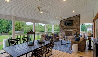 154 Suntree Dr, Advance, NC 27006