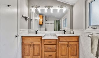 21 Tee Ct, Amherst, NY 14221
