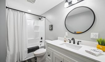 121 Packard Dr, Bangor, ME 04401