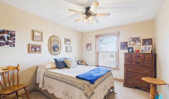 48190 268th St, Brandon, SD 57005