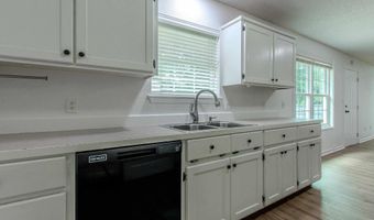 218 Hunters Run Dr, Benton, AR 72015