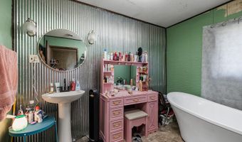 1302 Valley Ave, Ava, MO 65608